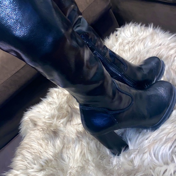 Boots - Picture 2 of 5